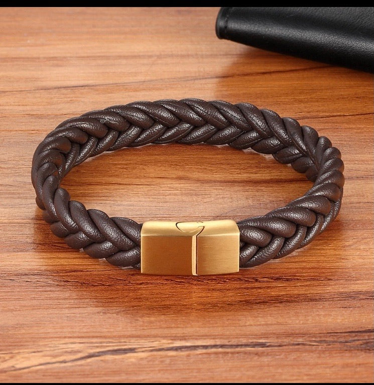 Classic brown bracelet